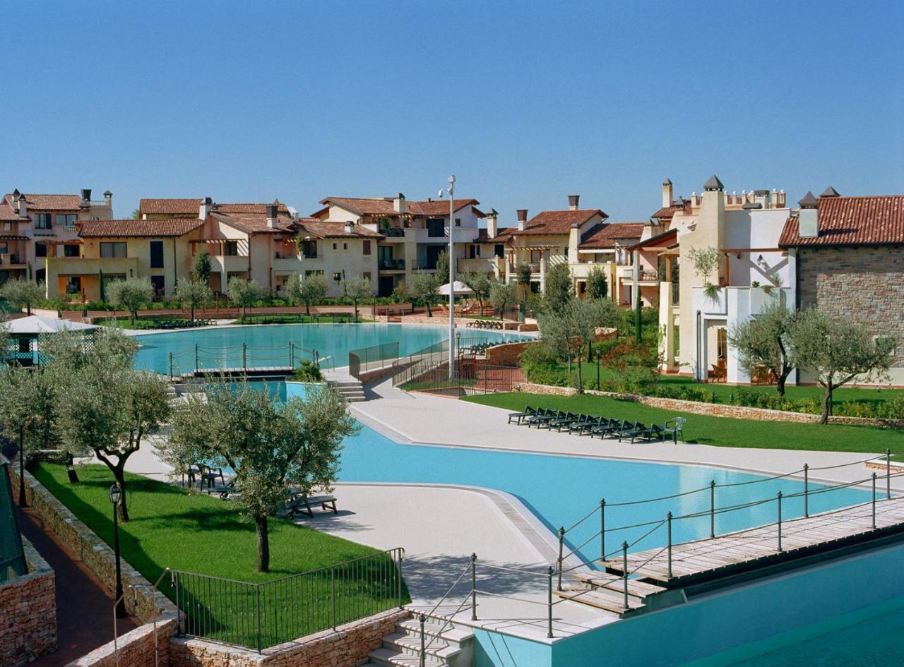 Holidays Garda Resort Village Peschiera del Garda Exterior foto