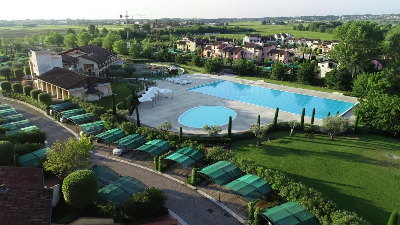 Holidays Garda Resort Village Peschiera del Garda Exterior foto