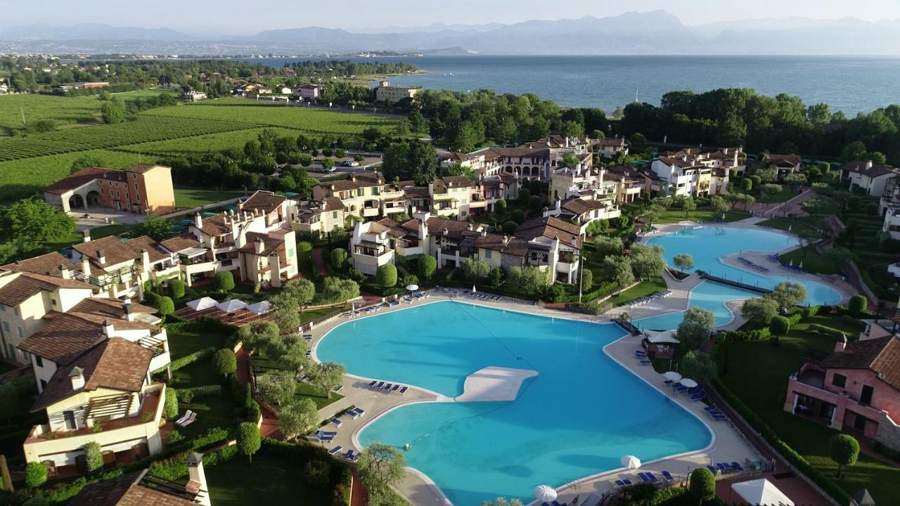 Holidays Garda Resort Village Peschiera del Garda Exterior foto